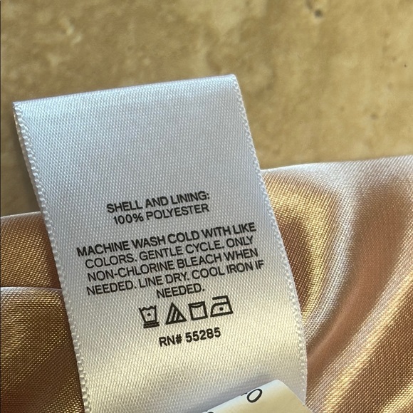 Express Pink Skorts/Romper with Bishop Sleeves - Picture 5 of 13